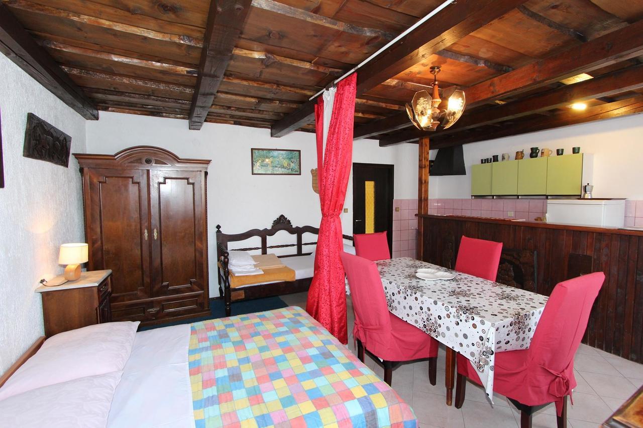 Apartments Sebal Ровин Екстериор снимка
