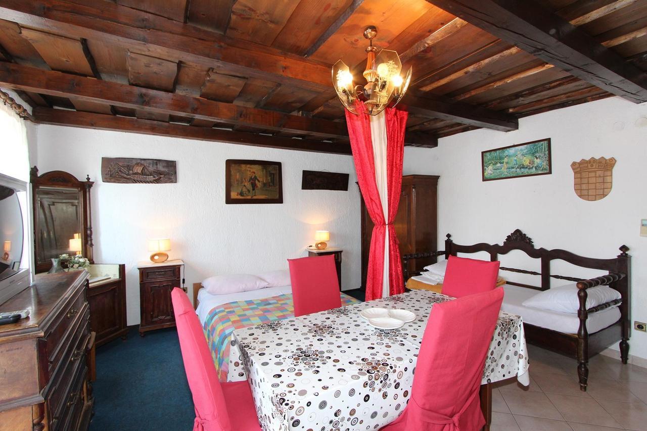 Apartments Sebal Ровин Екстериор снимка