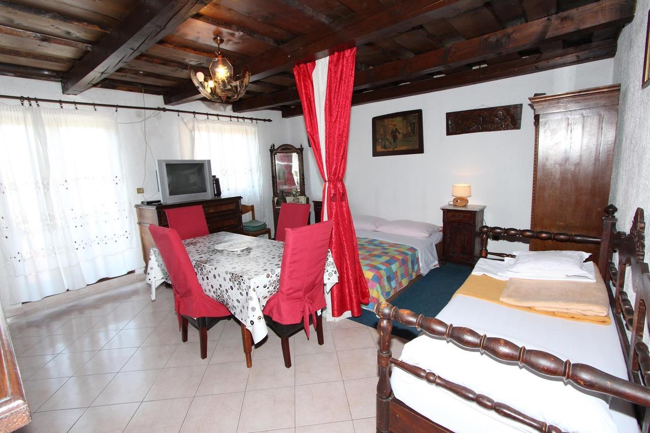 Apartments Sebal Ровин Екстериор снимка